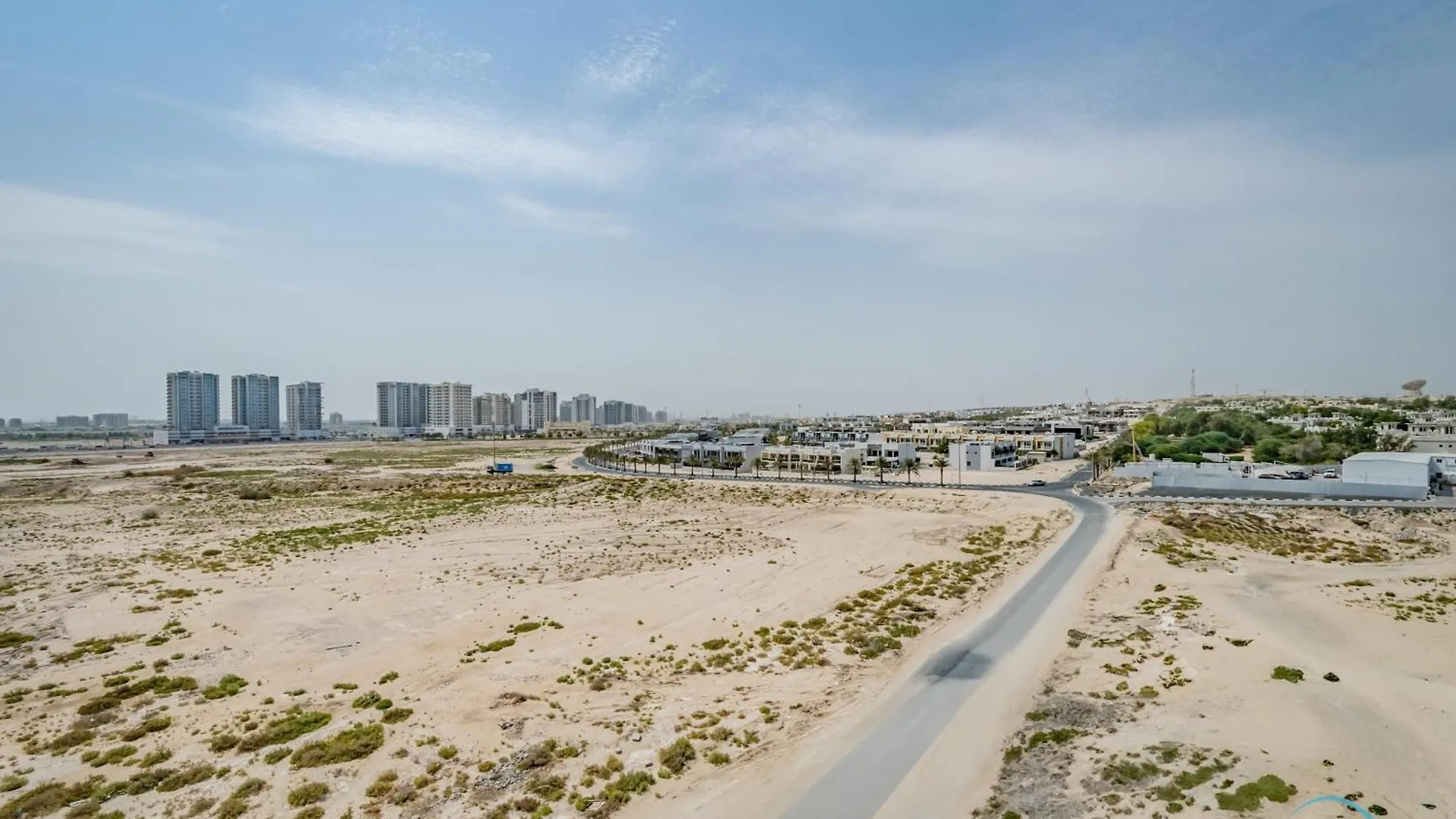 Captivating 1Br Apartment In Zazen Gardens, Al Furjan By Deluxe Holiday Homes Dubai