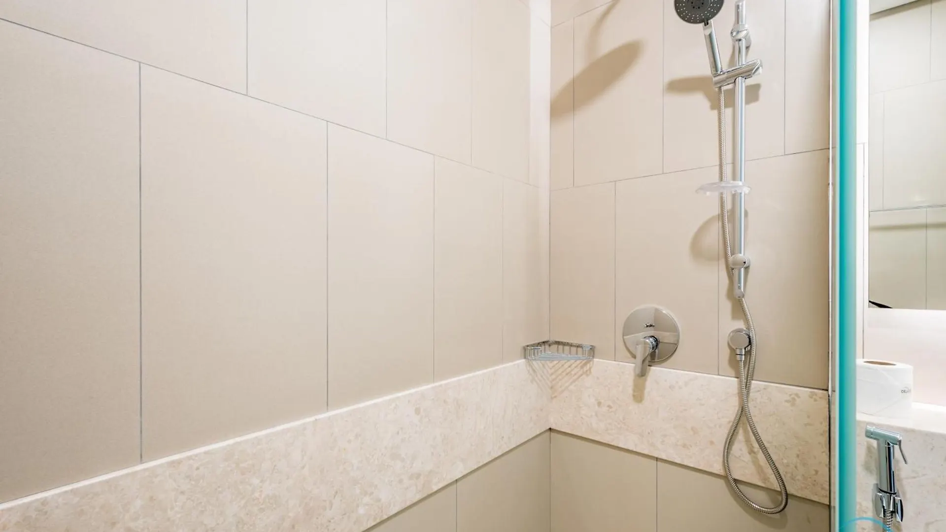 Captivating 1Br Apartment In Zazen Gardens, Al Furjan By Deluxe Holiday Homes Dubai